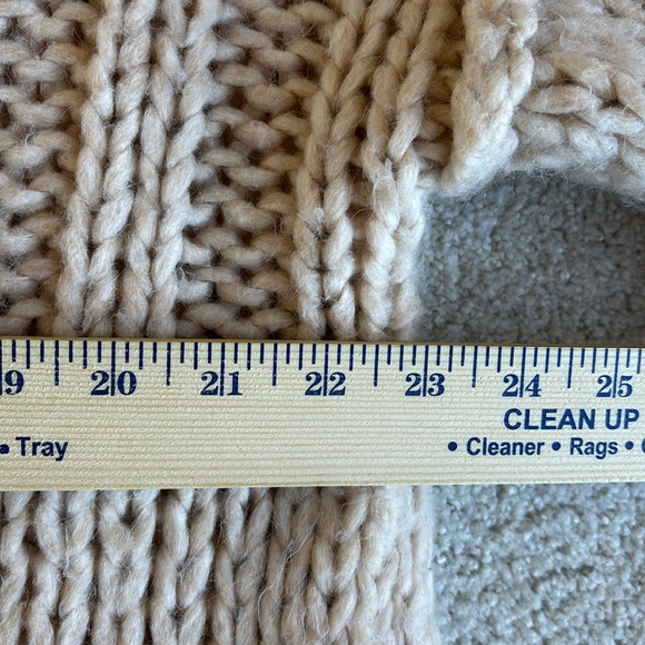 Free People Tan Cream Peachy Soft Chunky Knit Oversized Sweater Women’s XS - Picture 8 of 11